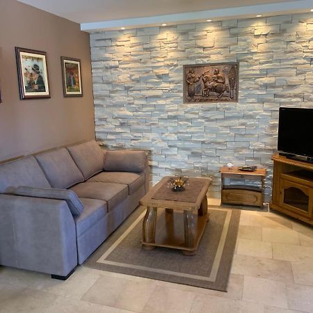 Апартаменти Gallery Premium 99 Near Ammphiteatre With Garage 5 Days And More Gratis Пула Екстер'єр фото