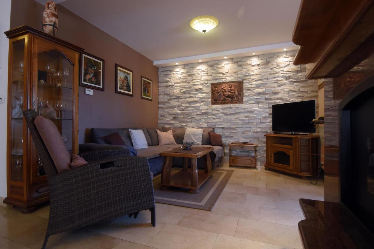 Апартаменти Gallery Premium 99 Near Ammphiteatre With Garage 5 Days And More Gratis Пула Екстер'єр фото