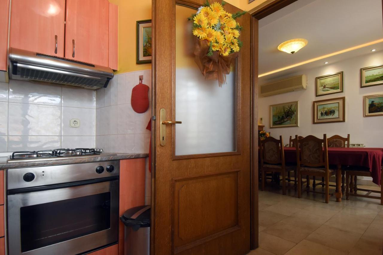 Апартаменти Gallery Premium 99 Near Ammphiteatre With Garage 5 Days And More Gratis Пула Екстер'єр фото