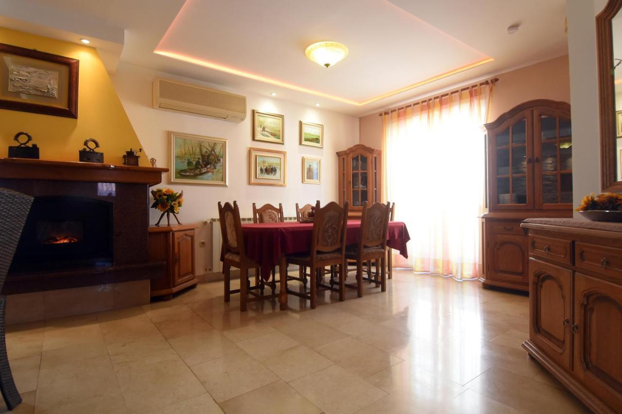Апартаменти Gallery Premium 99 Near Ammphiteatre With Garage 5 Days And More Gratis Пула Екстер'єр фото