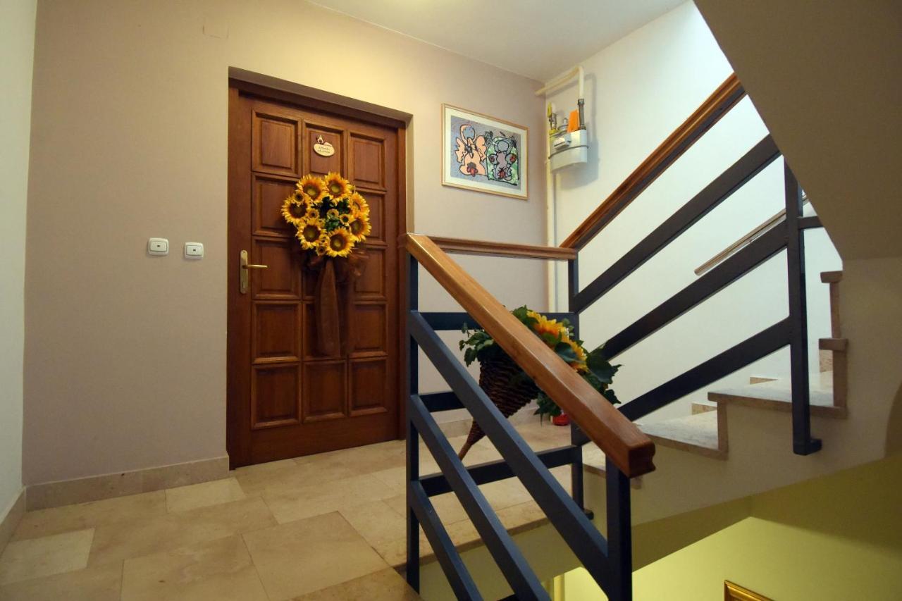Апартаменти Gallery Premium 99 Near Ammphiteatre With Garage 5 Days And More Gratis Пула Екстер'єр фото